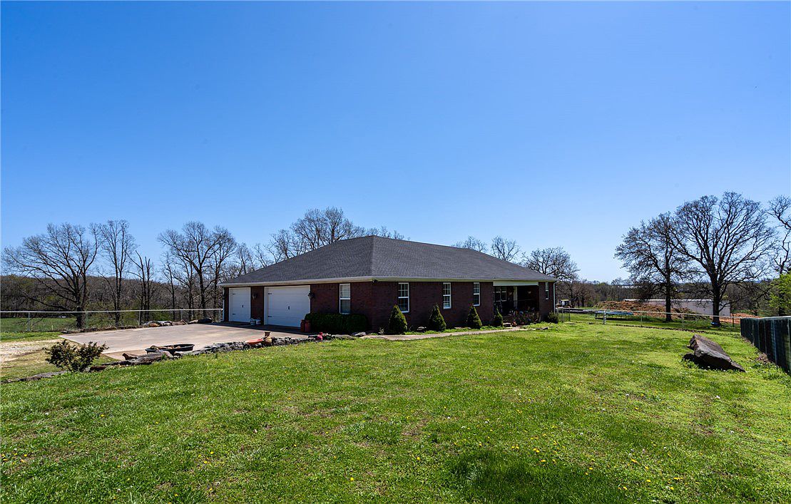 homes for sale in gentry ar